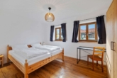 Schlafzimmer 1 EG - Zweifamilienhaus in traumhafter Lage – Wohnen & Vermieten mit Stil und viel Liebe zum Detail
