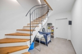 Treppenhaus Keller - Zweifamilienhaus in traumhafter Lage – Wohnen & Vermieten mit Stil und viel Liebe zum Detail
