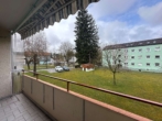 Blick vom Balkon - Charmante 3‑Zimmer‑Wohnung mit Balkon, Garage & Fernwärme – ca. 67 m² Wohnfläche