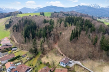 Ruhig gelegenes Baugrundstück – Mit Hanglage in Siegsdorf, 83313 Siegsdorf, Grundstück