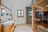 Bad EG - Zweifamilienhaus in traumhafter Lage – Wohnen & Vermieten mit Stil und viel Liebe zum Detail