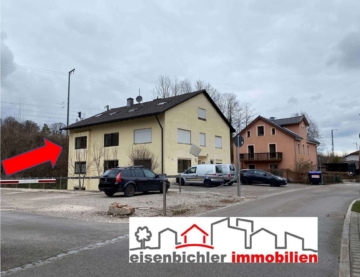 Sanierte, helle Stadtwohnung im ersten OG, mit Keller und KFZ-Stellplatz für bis zu 2 Autos!, 83278 Trauntstein, Etagenwohnung