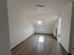 Schlafzimmer 2 - Helle & gepflegte 3⅕-Zimmer-Wohnung in Surtal – frisch gestrichen & mit neuen Fenstern